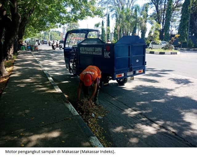 Motor pengangkut sampah di Makassar (Makassar Indeks).