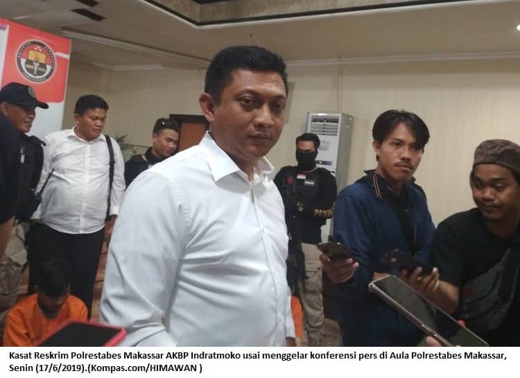 Kasat Reskrim Polrestabes Makassar AKBP Indratmoko usai menggelar konferensi pers di Aula Polrestabes Makassar, Senin (17/6/2019).(Kompas.com/HIMAWAN ) Artikel ini telah tayang di Kompas.com dengan judul "Begal Sadis di Makassar Banyak Libatkan Anak di Bawah Umur", https://regional.kompas.com/read/2019/06/17/17551191/begal-sadis-di-makassar-banyak-libatkan-anak-di-bawah-umur. Penulis : Kontributor Makassar, Himawan Editor : Farid Assifa